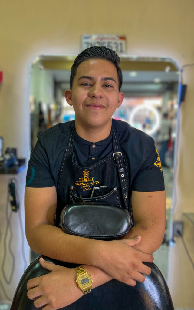 Barbería en Jamay Jalisco, Cortes de pelo en Jamay, Barbero en Jamay, Estilista en Jamay, Corte de cabello Jamay, Barbershop Jamay, Arreglo de barba en Jamay, Servicios de afeitado en Jamay, Barberos Expertos en Jamay